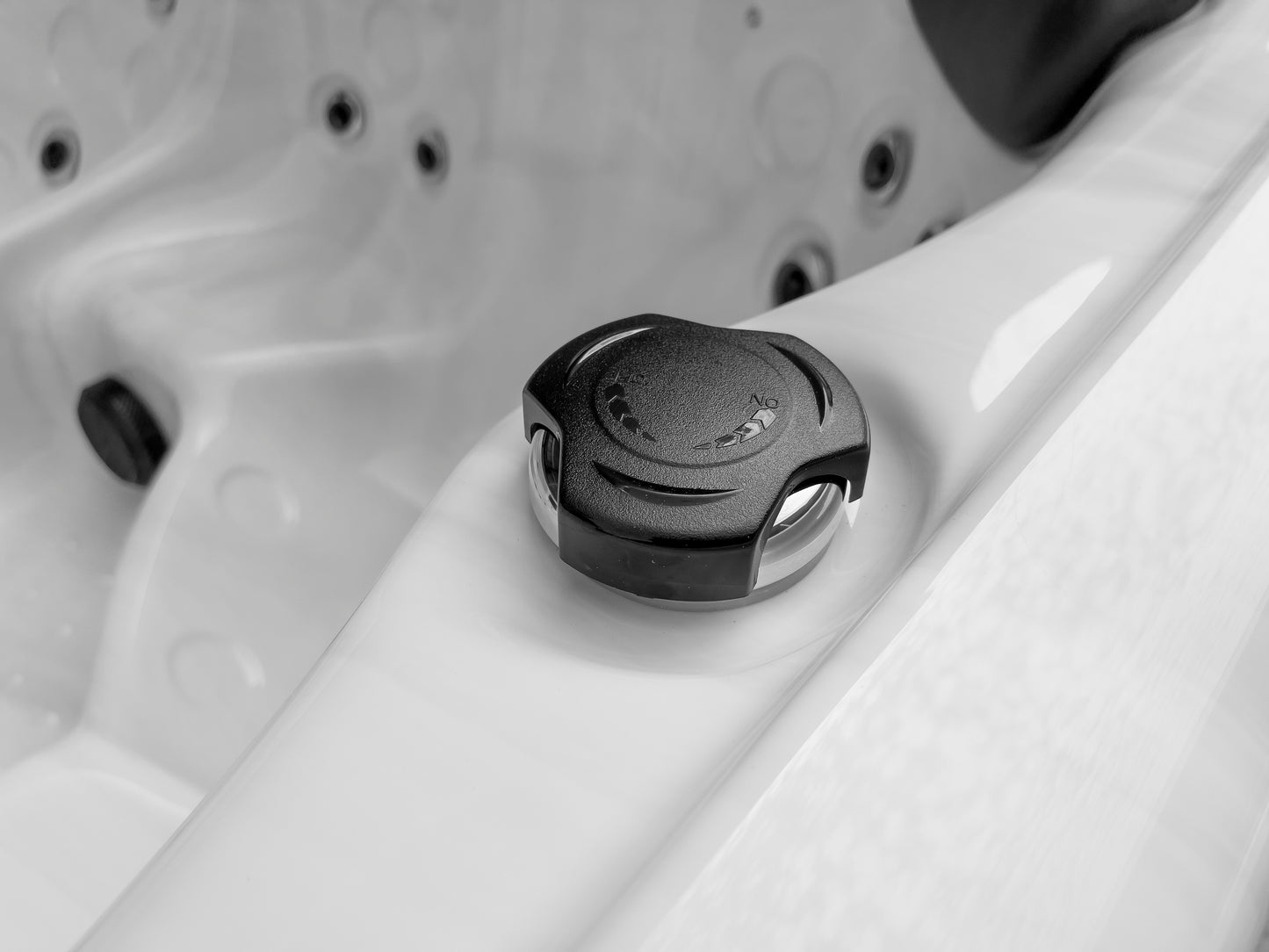 Monarch Plug & Play Hot Tub | 6 Persons | Hot Tub Suppliers