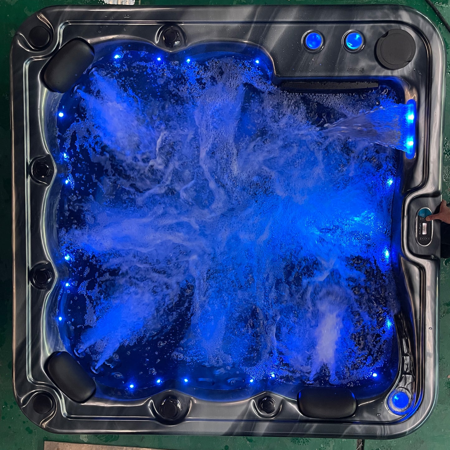 Monarch Plug & Play Hot Tub | 6 Persons | Hot Tub Suppliers