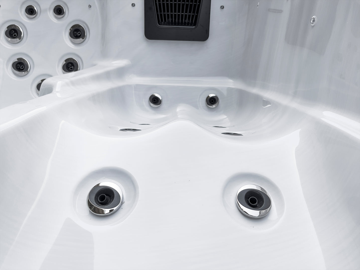 Zeus Pro Plug & Play Hot Tub | 3 Persons | Hot Tub Suppliers