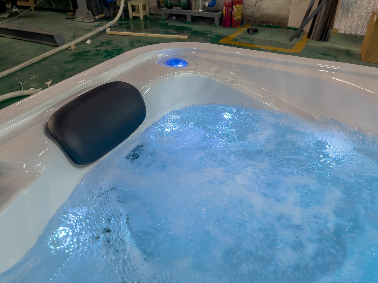 Zeus Pro Plug & Play Hot Tub | 3 Persons | Hot Tub Suppliers