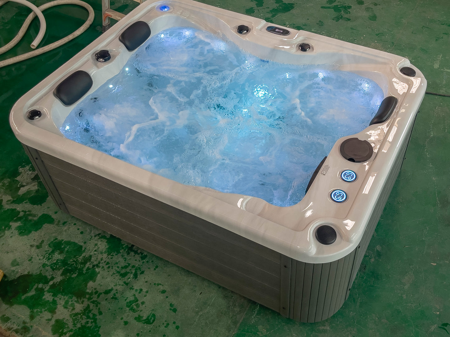 Zeus Pro Plug & Play Hot Tub | 3 Persons | Hot Tub Suppliers
