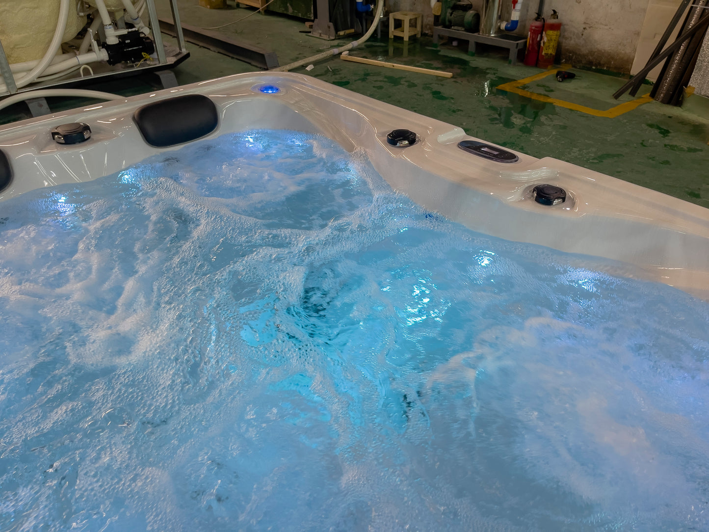 Zeus Pro Plug & Play Hot Tub | 3 Persons | Hot Tub Suppliers