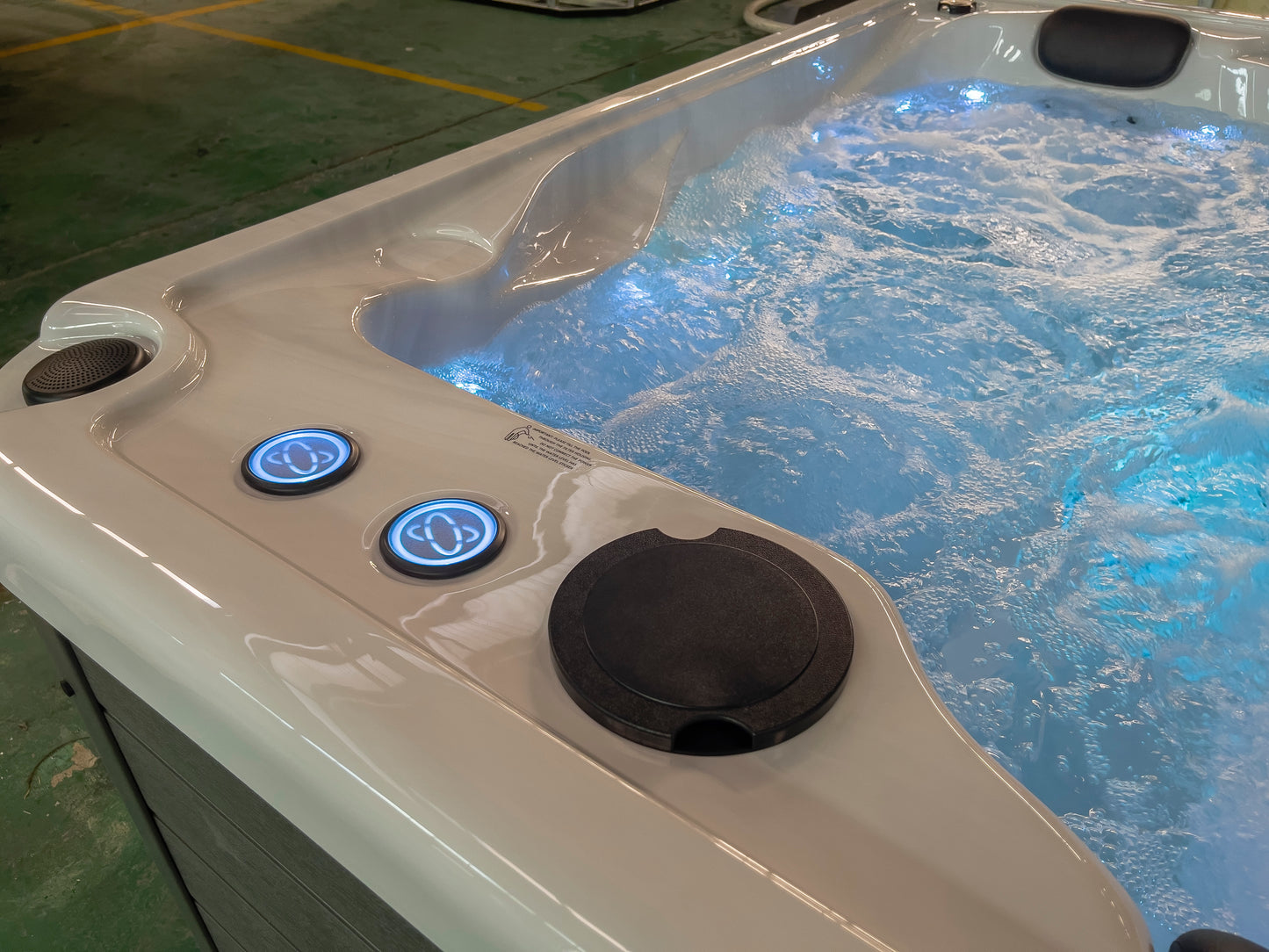 Zeus Pro Plug & Play Hot Tub | 3 Persons | Hot Tub Suppliers