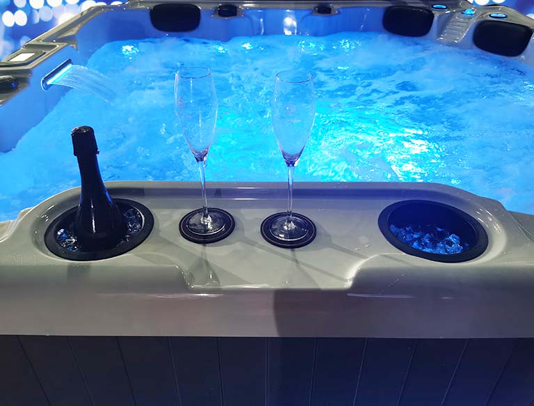 Perseus Pro Hot Tub | 6 Persons | Hot Tub Suppliers