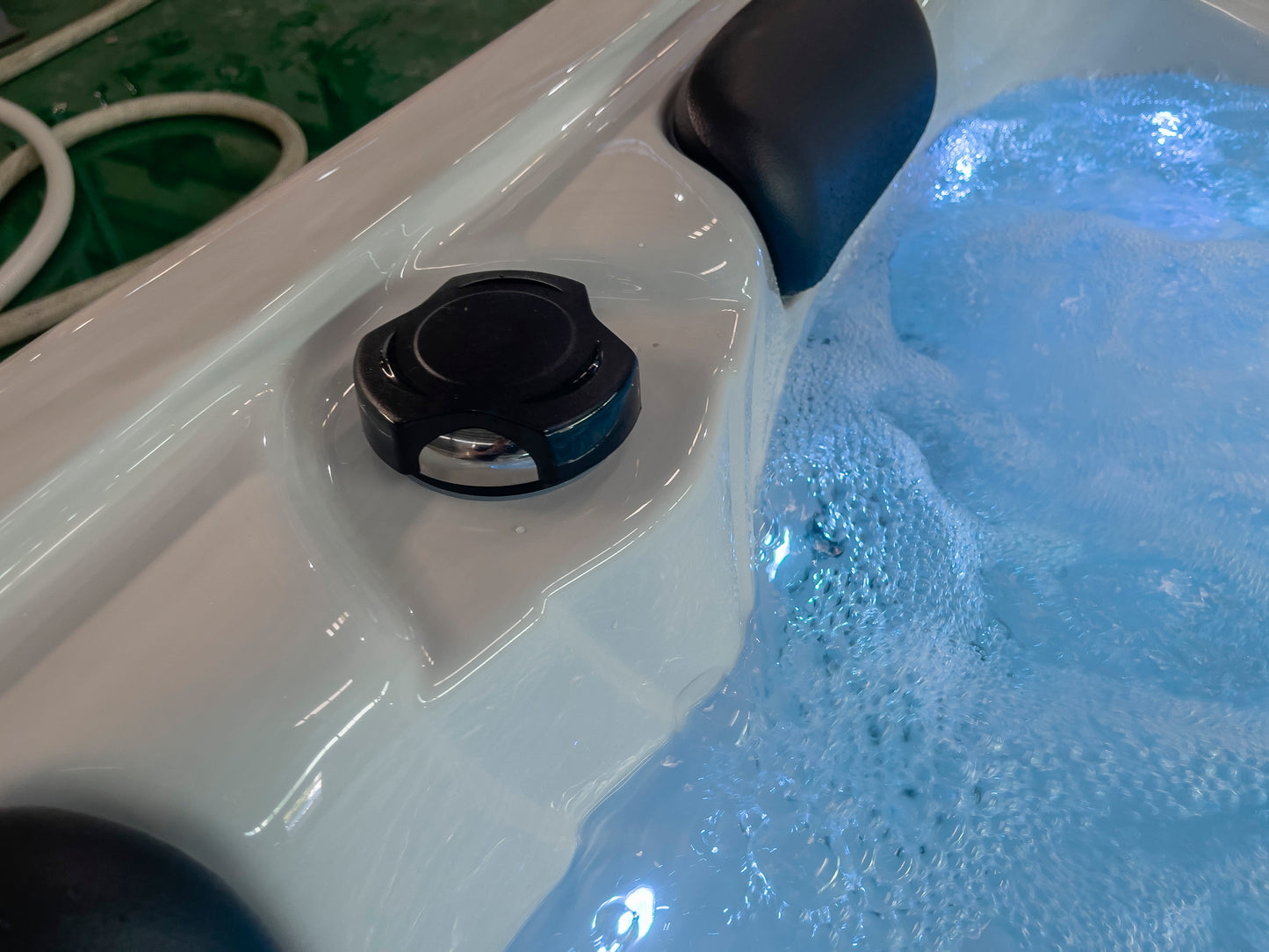 Zeus Pro Plug & Play Hot Tub | 3 Persons | Hot Tub Suppliers