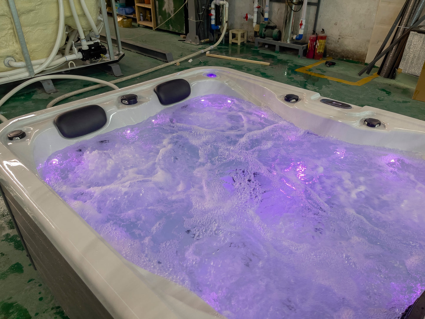 Zeus Pro Plug & Play Hot Tub | 3 Persons | Hot Tub Suppliers